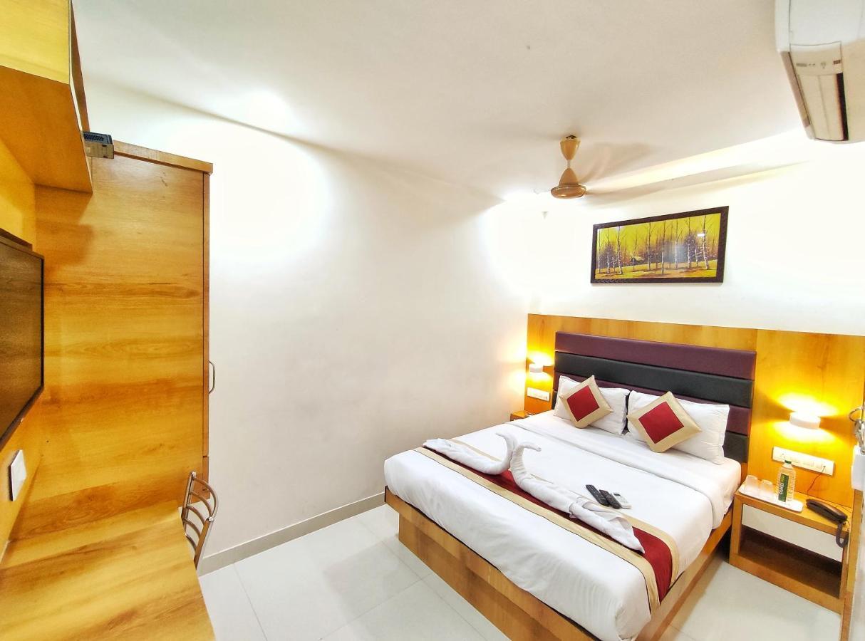 Gateway Suites Bombay Esterno foto